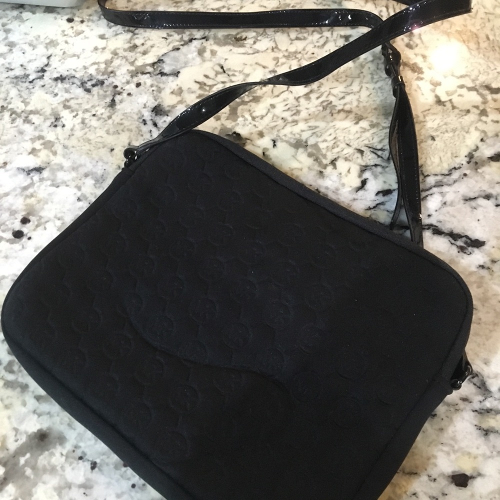 Michael Kors iPad holder w/strap & mini wristlet